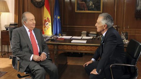 Entrevista de Jesús Hermida en el año 2013 al entonces rey don Juan Carlos I, con motivo del 75 aniversario del monarca.