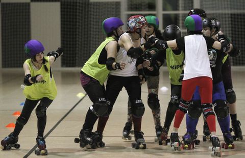 Hasta el momento el roller derby es una modalidad mayoritarimente femenina.