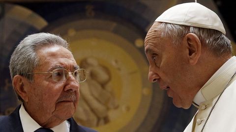 Raúl Castro y el papa Francisco han mantenido hoy una audiencia privada de 55 minutos de duración.
