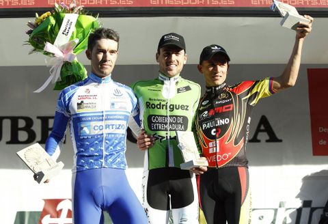 De izquierda a derecha, Pedro Grégori, Pablo Guerrero y Jaime Vergara en el podio.