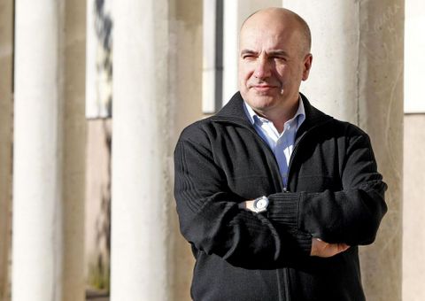 Doldán dirixiu o Inega e preside a asociación Véspera de Nada.