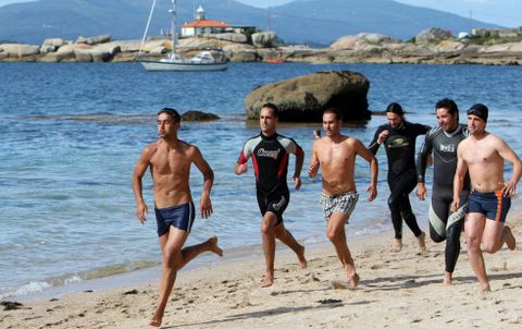 A Illa ya realizó estos días las pruebas de selección de los seis socorristas que vigilarán las playas de Area de Secada y O Bao.
