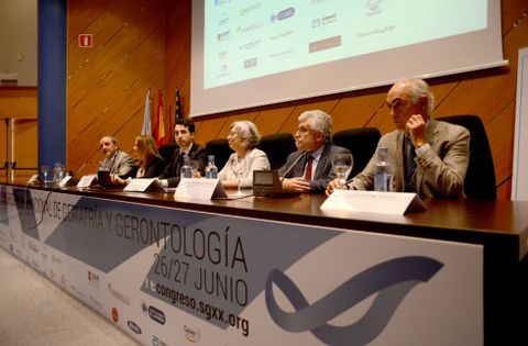 <span lang= es-es >Cita especializada</span>. La Sociedade Galega de Xerontoloxía e Xeriatría celebra desde ayer su congreso internacional, centrado en la atención sociosanitaria, en el edificio Politécnico.