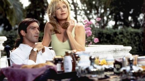 Antonio Banderas y Melanie Griffith se conocieron en 1995 en el rodaje de la película «Two Much». Ahora, tras veinte años y una hija juntos, han decidido romper su matrimonio.