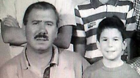 Pedrito y el cantante Lucas González, el menor de sus hijos, en una foto familiar.