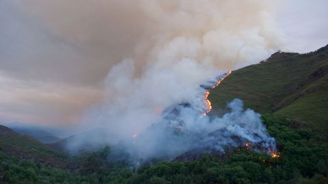 El incendio provocó una gran humareda, visible desde largas distancia