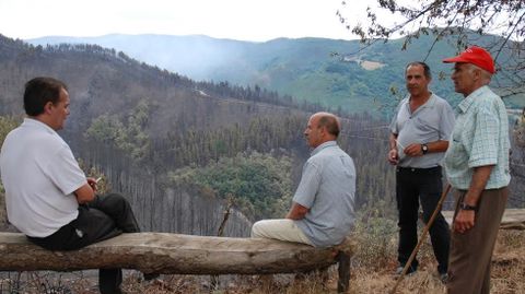 Los vecinos de A Balsa observan como quedó la zona afectada