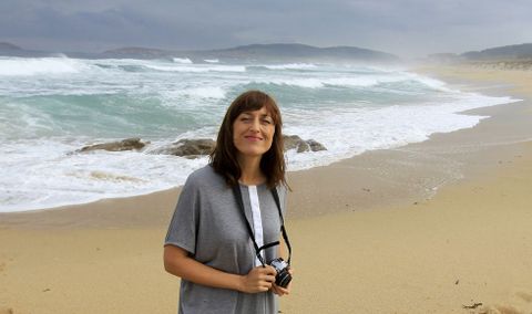 A Ana Amado le encanta escaparse a la playa de Penencia, donde aprovecha para hacer fotos y «oxigenar el coco».