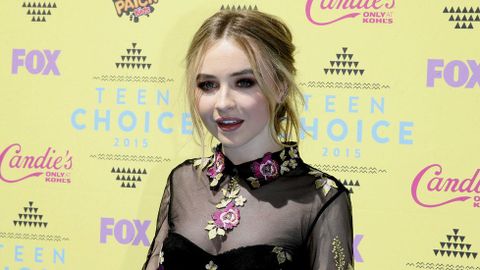 La actriz Sabrina Carpenter en los Teen Choice Awards 2015