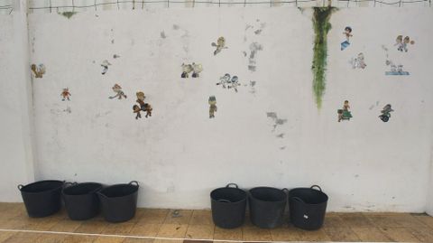 Colegio de Rubianes (Vilagarcía) con inundaciones.