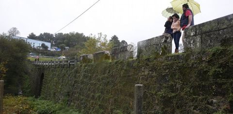 Los vecinos han diseñado un proyecto de recuperación del puente que también descubriría los dieciocho molinos de Cerponzóns.