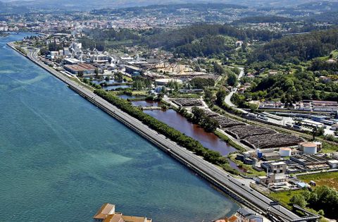 Los vecinos de Pontevedra, Marín y Poio creen que el impacto de Ence en su economía es positivo.
