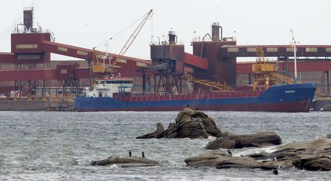 Solo entre el 2012 y el año pasado, el puerto comercial de San Cibrao generó 9,94 millones de euros. 