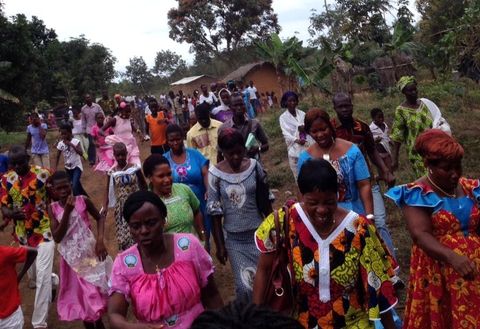 Las mujeres de esta comunidad marfileña se benefician de un programa de microcréditos.