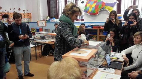 Esperanza Aguirre ya ha ejercido su derecho al voto