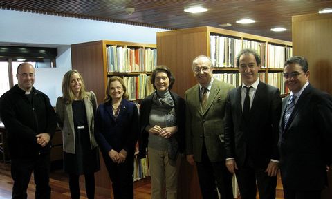El párroco de Betanzos (izquierda) visitó la Escuela Superior de Música Reina Sofía junto a Leo Nucci.