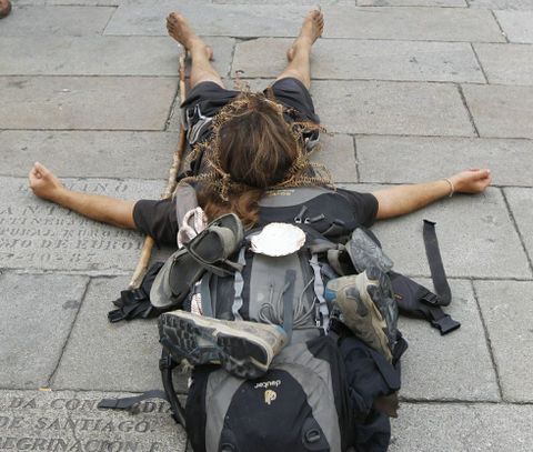 <span lang= es-es >Con los peregrinos, un millón</span>. Además de esos 743.140 turistas de hotel, a la ciudad llegaron en el 2015, como este de la foto, 262.459 peregrinos. Sumados ambos, totalizan más de un millón de viajeros recibidos, una cifra que marca, también en este campo, un nuevo máximo histórico.