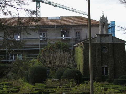 La única obra en curso es la reforma del pazo de Xaz.