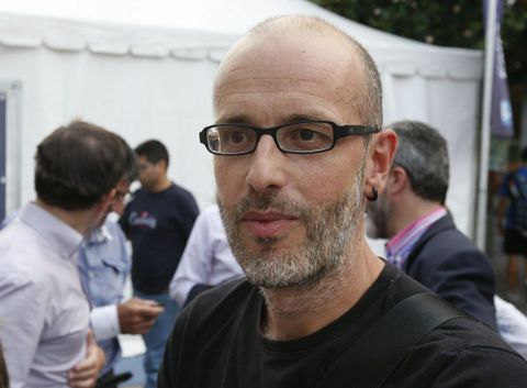 Marcos Calveiro presenta hoxe a novela en Santiago