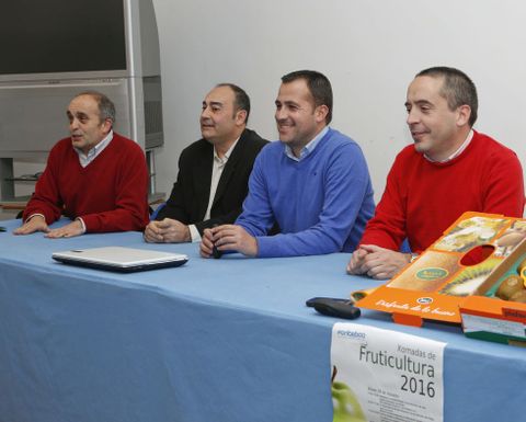 Los ponentes, con el director de Fonteboa (izquierda), ayer