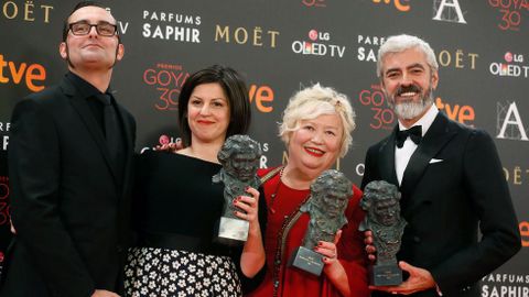 Premiados al mejor maquillaje y peluquería por «Nadie quiere la noche»