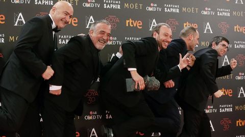 Equipo del corto «El corredor» tras recibir el Goya al Mejor Cortometraje de Ficción
