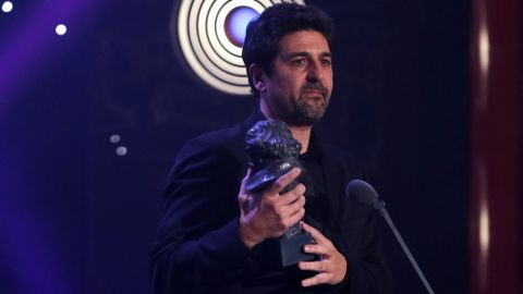 El director Cesc Gay recibe el Goya al mejor director por su película «Truman»