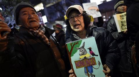 Manifestantes en Tokio en una protesta contra la reactivación nuclear.