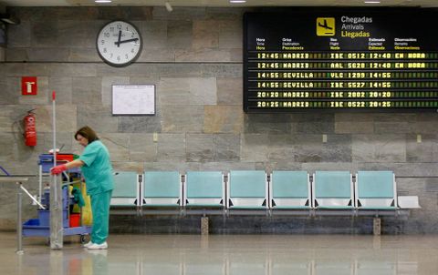De los 26 vuelos internacionales que operan en Galicia, solo dos salen de Alvedro. 