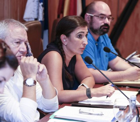 El sillón de mando de la alcaldesa es una pieza codiciada.