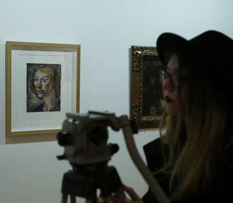 La exposición se puede ver en la sala de la praza Maior.