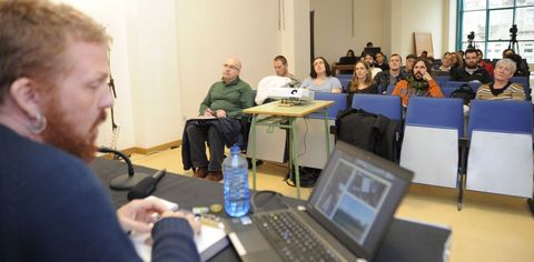 Los expertos destacaron la urgencia de cambiar el actual modelo energético.