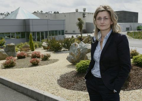 Marianela Rodríguez, delante de las instalaciones de Gesuga en Cerceda.