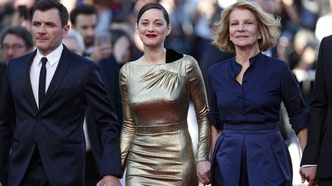 El actor Alex Brendemuhl, la actriz Marion Cotillard y la directora francesa Nicole Garcia, que firma Mal de pierres