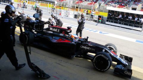Segundo pitstop de Fernando Alonso en el circuito de Montmel