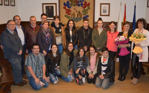 Los alumnos del Xulián Magariños fueron recibidos en el Concello.