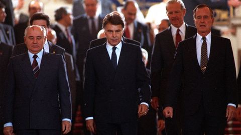 29 de octubre de 1991. George Bush asistió en Madrid a la Conferencia de paz sobre Oriente Medio junto al presidente Gorbachov