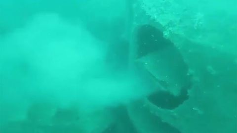 Fotograma del vdeo de XSP sobre los vertidos del emisario submarino de Pearrubia