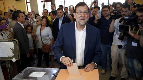 Mariano Rajoy ejerci su derecho al voto antes del medioda