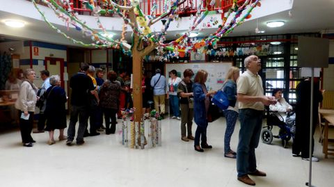 Votantes en el colegio pblico Laviada de Gijn