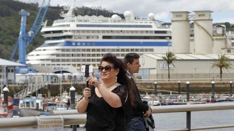 En la fotografía, un crucero de la naviera Aida atracado en Ferrol