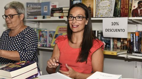 Firma de libros de María Canosa