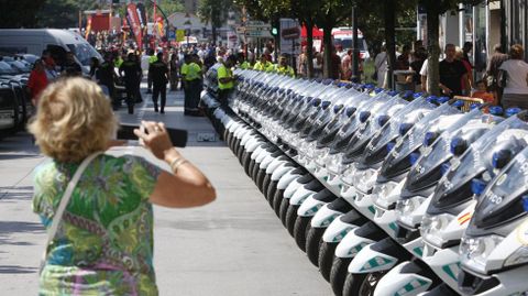A pocos le pas desapercibida la milimtrica colocacion de las motos de la Guardia Civil