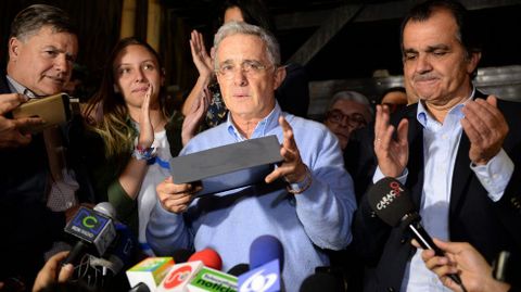El expresidente colombiano, lvaro Uribe, defensor del no.