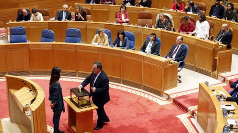 Votación en la sesión constitutiva