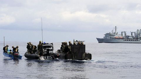 Imagen de archivo de una operación militar contra los piratas en el océano Índico