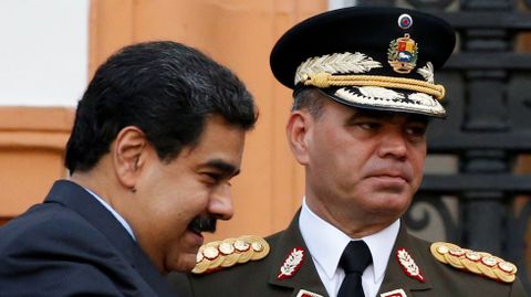 Nicolás Maduro, con el ministro de Defensa, Vladimir Padrino.