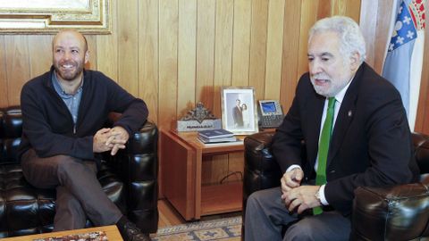 Luís Villares, con el presidente del Parlamento de Galicia, Miguel Santalices