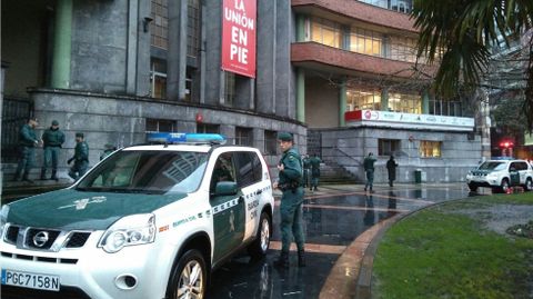 La Guardia Civil registra la sede la UGT en Oviedo