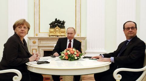 Merkel, Putin y Hollande, durante un encuentro sobre Ucrania en febrero del 2015